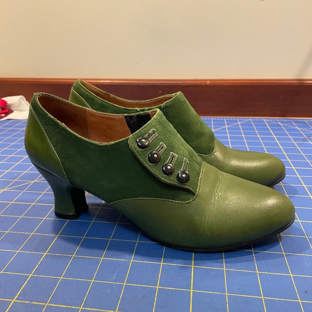 American Duchess button shoes Greta green 1930s royal vintage label